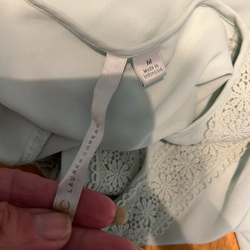 Button down top - Picture 3 of 5